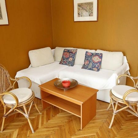 Apartment And Rooms Villa Kolonada Vodice Luaran gambar