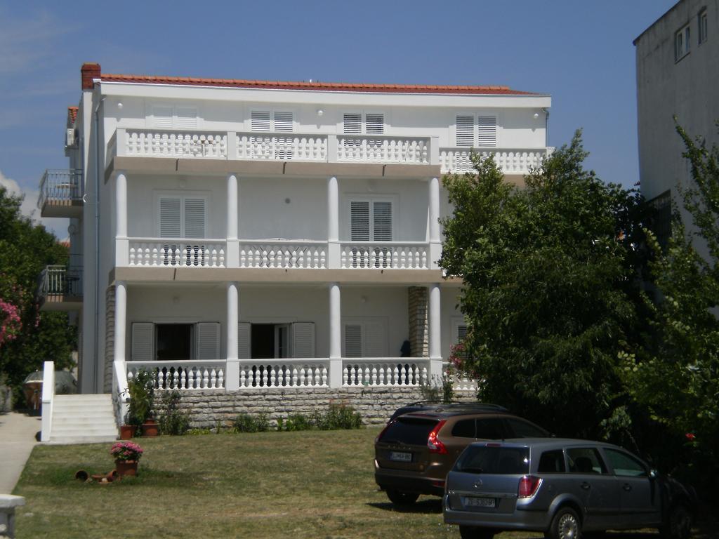 Apartment And Rooms Villa Kolonada Vodice Luaran gambar