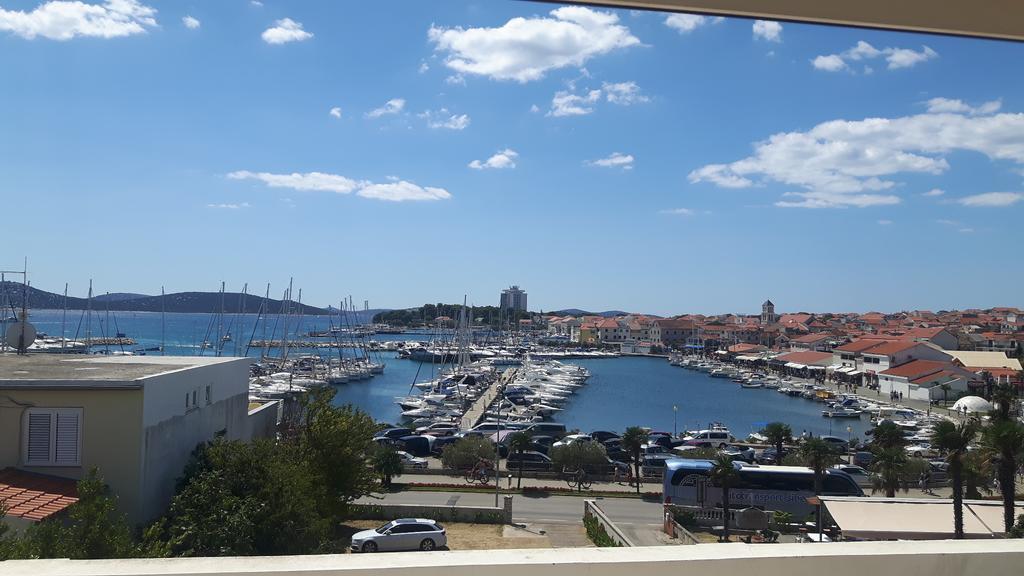 Apartment And Rooms Villa Kolonada Vodice Luaran gambar
