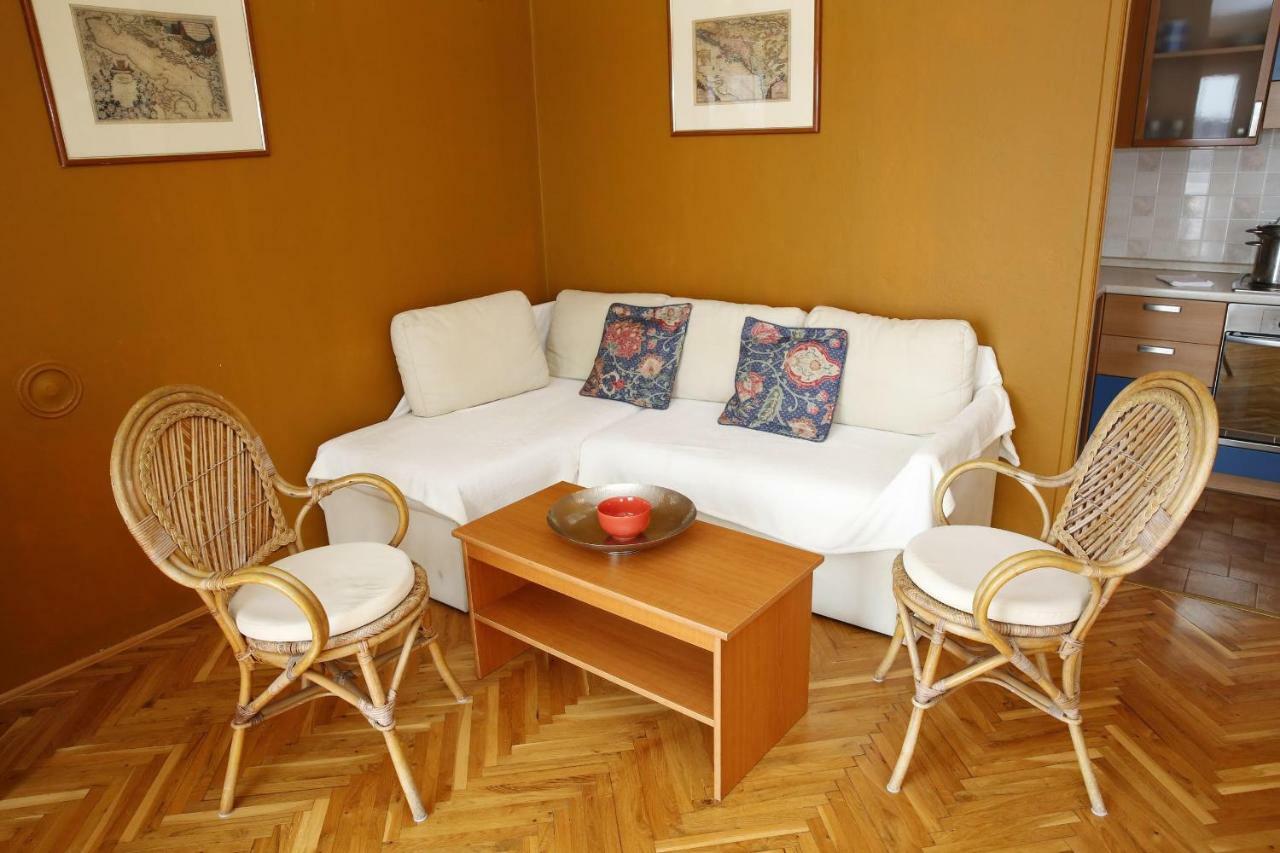Apartment And Rooms Villa Kolonada Vodice Luaran gambar
