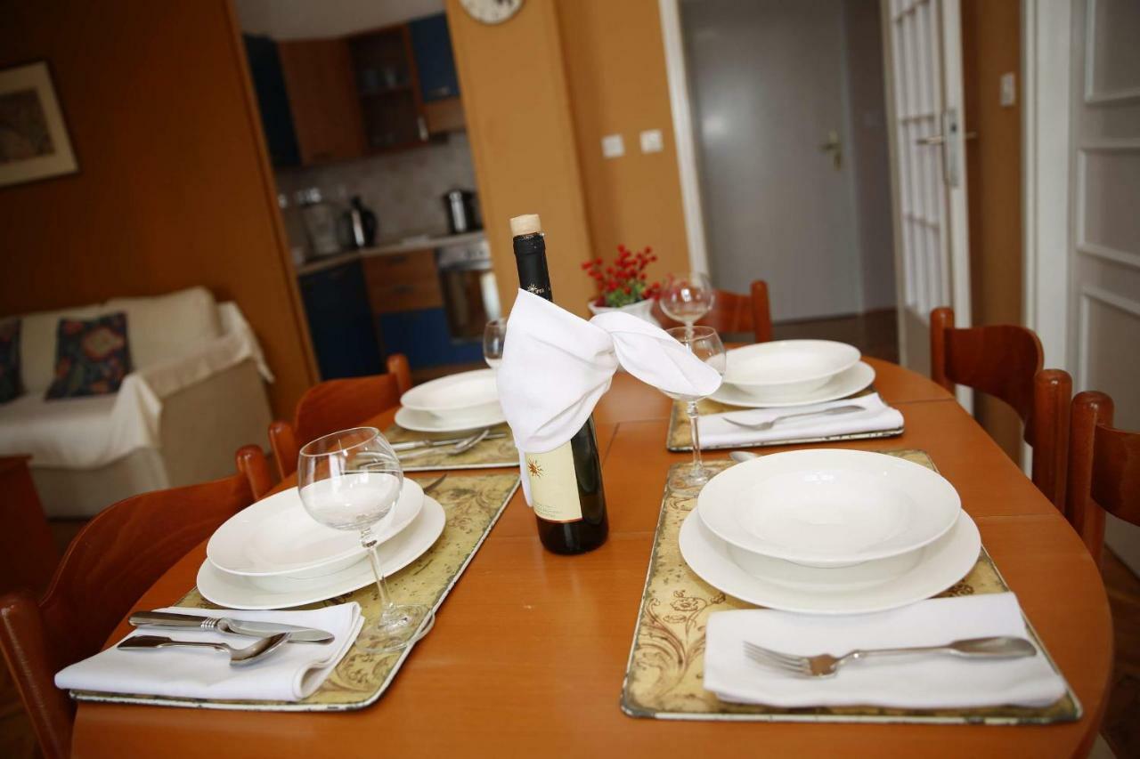 Apartment And Rooms Villa Kolonada Vodice Luaran gambar