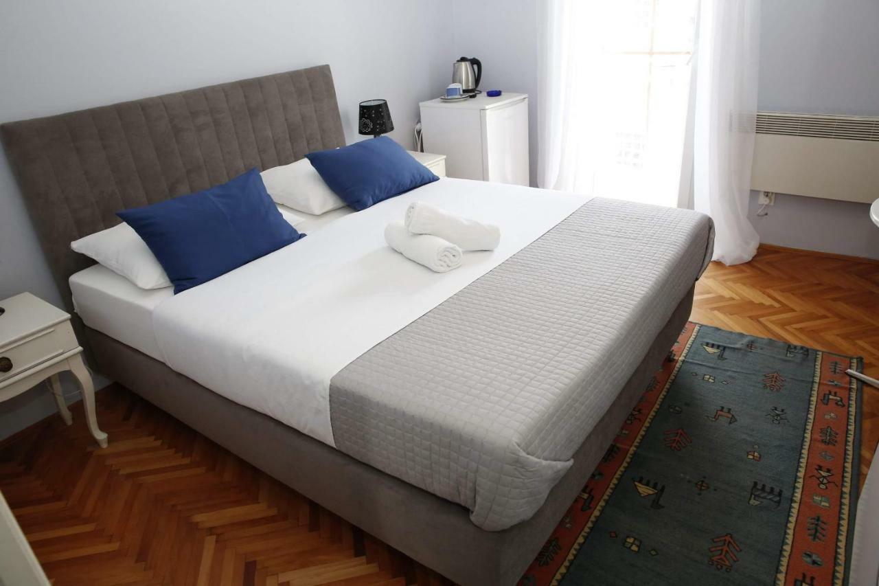Apartment And Rooms Villa Kolonada Vodice Luaran gambar