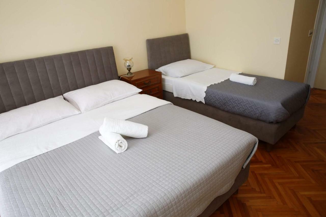 Apartment And Rooms Villa Kolonada Vodice Luaran gambar