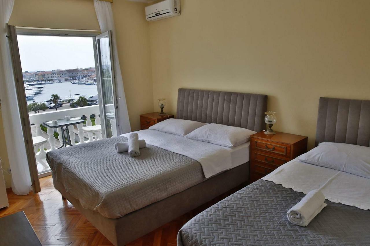 Apartment And Rooms Villa Kolonada Vodice Luaran gambar