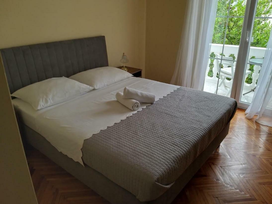 Apartment And Rooms Villa Kolonada Vodice Luaran gambar